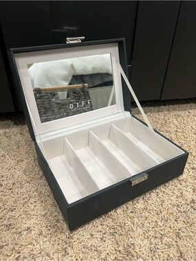 Diff Sunglasses Organizer Box with Cream Interior